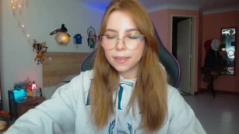 Snapshot of lolaverse chatting on 8, 2, 2026 Lola doll online show from 8, 2, 2026