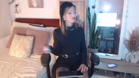 Snapshot of lolis_sweet_submisive chatting on 4, 1, 2025 Dear tippers follow me on my new cb account lennarogers online show from 4, 1, 2025