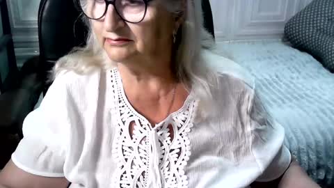 Snapshot of lolkaalyss chatting on 5, 7, 2026 LolkaAlyss online show from 5, 7, 2026