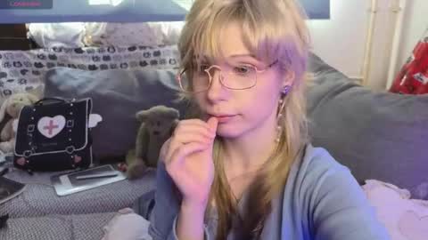 Snapshot of lolle4k chatting on 24, 9, 2025 Christine online show from 24, 9, 2025