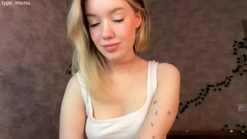 Snapshot of lollipops6666 chatting on 17, 5, 2026 Mia online show from 17, 5, 2026