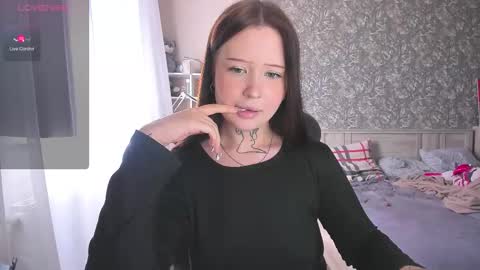 Snapshot of lonalye chatting on 28, 9, 2025 lona online show from 28, 9, 2025