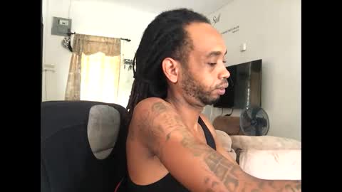 Snapshot of longshaft_ chatting on 21, 9, 2025 longshaft_ online show from 21, 9, 2025