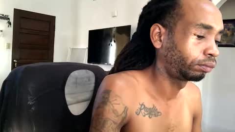 Snapshot of longshaft_ chatting on 17, 11, 2025 longshaft_ online show from 17, 11, 2025