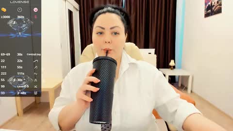 Nina online show from 6, 2, 2025