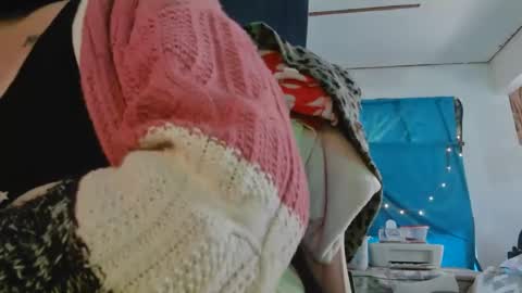 Londoncashmere69  online show from 7, 12, 2024