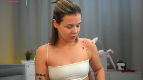  Adele Ellie and Lou   Sally Dana and Bonnie online show from 18, 12, 2025