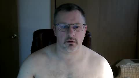 Snapshot of lookin75 chatting on 5, 3, 2026 lookin75 online show from 5, 3, 2026