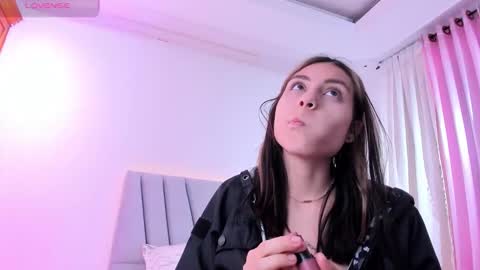 Snapshot of loolii_pink chatting on 16, 9, 2025 Loly online show from 16, 9, 2025