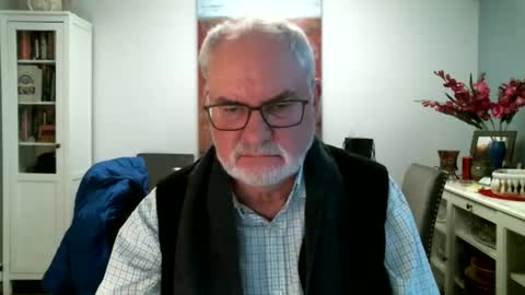 Snapshot of loop102 chatting on 13, 2, 2025 loop102 online show from 13, 2, 2025