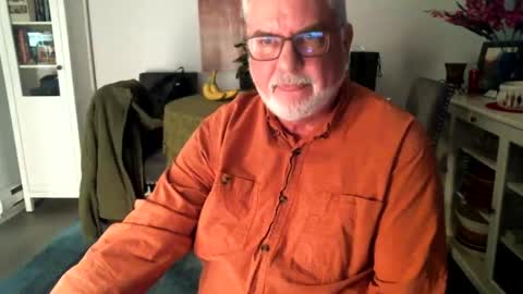 Snapshot of loop102 chatting on 26, 2, 2025 loop102 online show from 26, 2, 2025