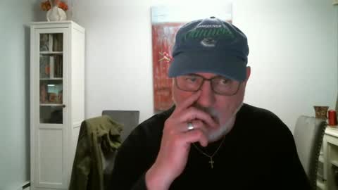 Snapshot of loop102 chatting on 5, 10, 2025 loop102 online show from 5, 10, 2025