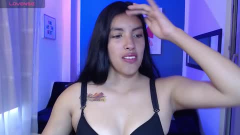 Snapshot of loornna_mirr chatting on 1, 12, 2025 Loornna mirr online show from 1, 12, 2025