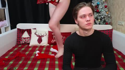 Jean and Isa right couple Mark and Eva left couple online show from 24, 12, 2024