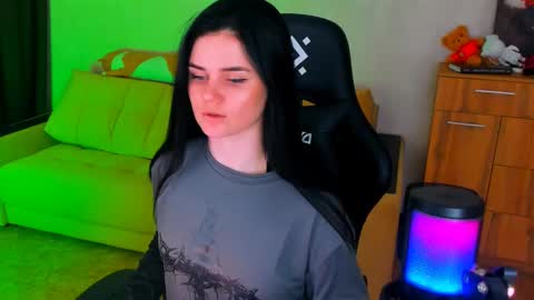 Lora Cain online show from 10, 2, 2025