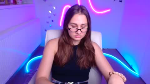 Lora online show from 4, 11, 2025