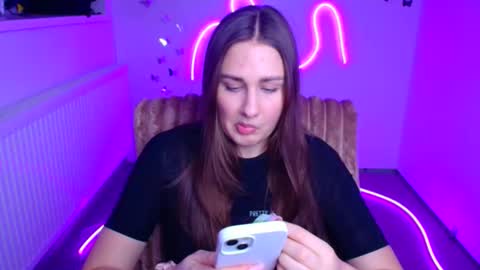 Lora online show from 15, 2, 2026