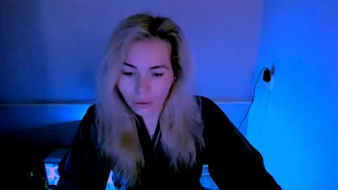 Lora online show from 11, 5, 2026