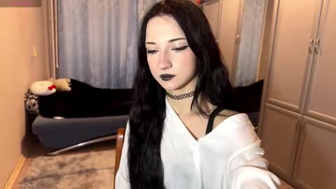 Hello there im Luna Im new here Lets have fun online show from 21, 2, 2026