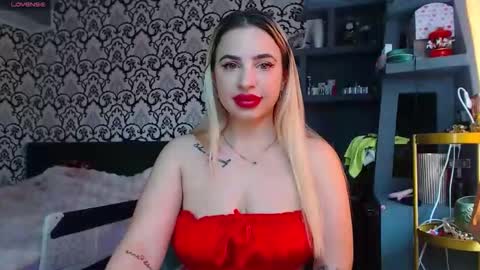 Queen LoraSinClare online show from 24, 4, 2026