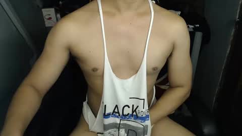 Snapshot of lord_of_cum69 chatting on 5, 1, 2025 Macky online show from 5, 1, 2025