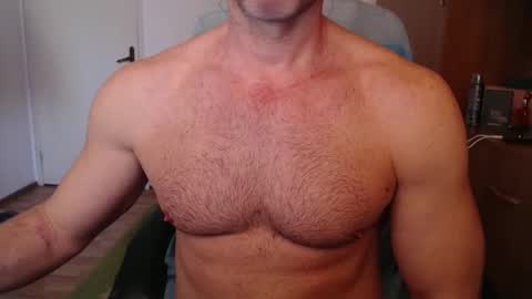 Snapshot of lordofyourdesires chatting on 5, 1, 2025  A online show from 5, 1, 2025