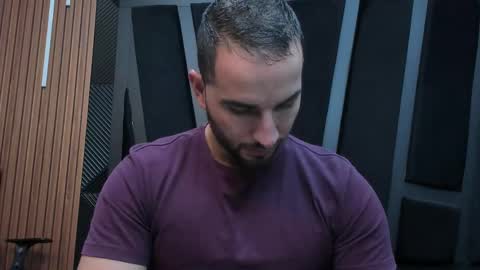  L O R E N Z O  Thumbs Up help  online show from 26, 9, 2025