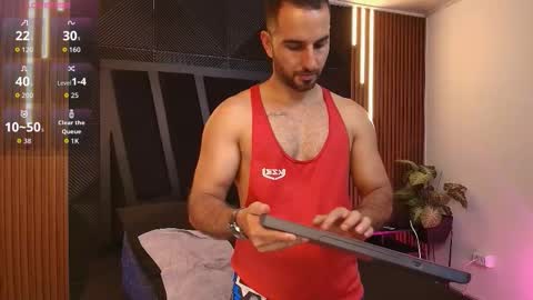  L O R E N Z O  Thumbs Up help  online show from 20, 2, 2026