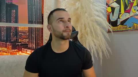 Snapshot of lorenzo_walker_ chatting on 23, 5, 2026 L O R E N Z O Thumbs Up help online show from 23, 5, 2026