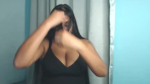 Snapshot of loretta_ chatting on 5, 11, 2025 Loretta Gmez online show from 5, 11, 2025