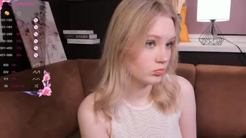 Snapshot of lorettacarnley chatting on 5, 3, 2025 Alice online show from 5, 3, 2025