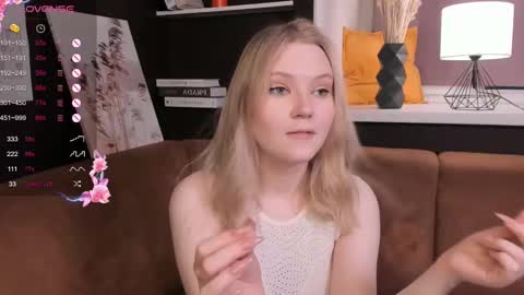 Snapshot of lorettacarnley chatting on 5, 3, 2025 Alice online show from 5, 3, 2025