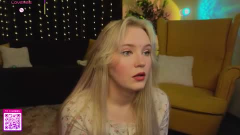 Snapshot of lorettacarnley chatting on 8, 9, 2025 Alice online show from 8, 9, 2025