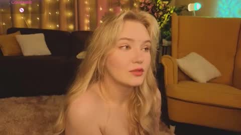Snapshot of lorettacarnley chatting on 25, 9, 2025 Alice online show from 25, 9, 2025