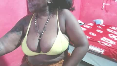 Snapshot of loretybighot chatting on 22, 4, 2026 loretybighot online show from 22, 4, 2026