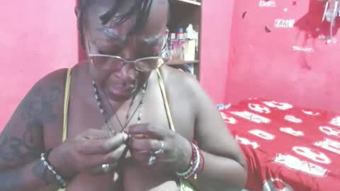 Snapshot of loretybighot chatting on 9, 5, 2026 loretybighot online show from 9, 5, 2026