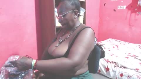 Snapshot of loretybighot chatting on 17, 5, 2026 loretybighot online show from 17, 5, 2026