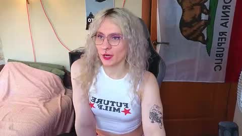 Lori -----------------------------------    online show from 22, 5, 2026
