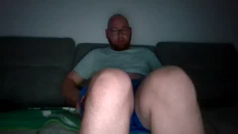 Snapshot of losertobiass chatting on 1, 8, 2026 losertobiass online show from 1, 8, 2026