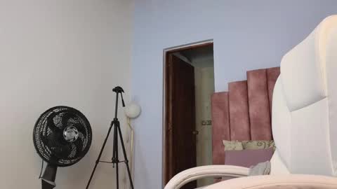  Lou Rosse  online show from 11, 2, 2025