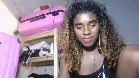 Snapshot of louane98 chatting on 6, 2, 2026 louane98 online show from 6, 2, 2026