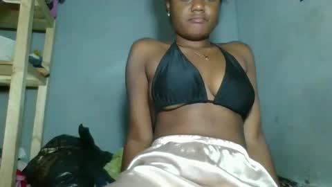 Snapshot of louane98 chatting on 25, 2, 2026 louane98 online show from 25, 2, 2026