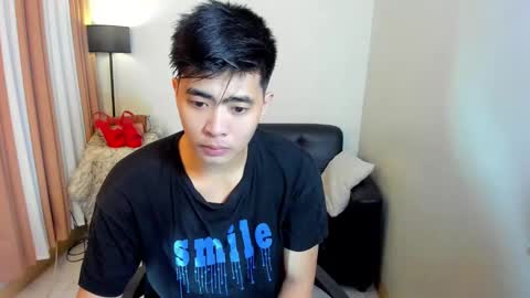 Snapshot of louie_cute_asian chatting on 2, 2, 2025 Kylie online show from 2, 2, 2025