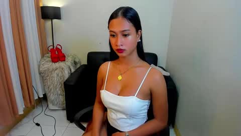 Snapshot of louie_cute_asian chatting on 11, 2, 2025 Kylie online show from 11, 2, 2025