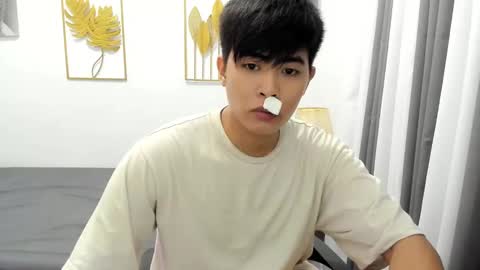 Snapshot of louie_cute_asian chatting on 22, 2, 2025 Kylie online show from 22, 2, 2025