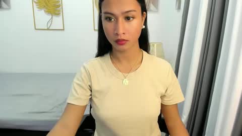 Snapshot of louie_cute_asian chatting on 11, 3, 2025 Kylie online show from 11, 3, 2025
