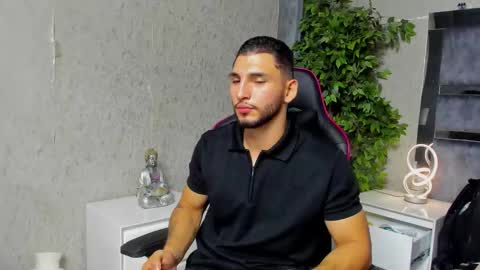 Louis online show from 4, 12, 2025