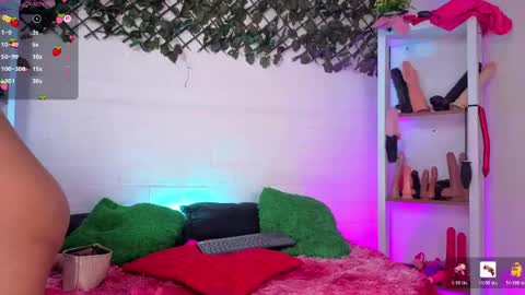 Snapshot of louise_nails chatting on 26, 5, 2026 LouIse online show from 26, 5, 2026