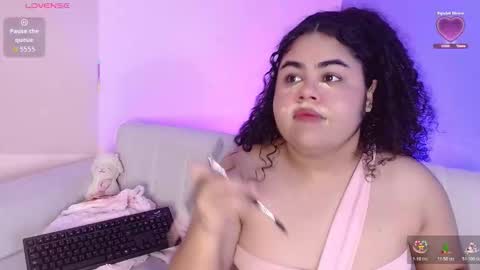 lourdes_moon22 online show from 2, 12, 2025