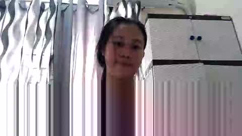 Snapshot of louxx1 chatting on 4, 11, 2025 louxx1 online show from 4, 11, 2025